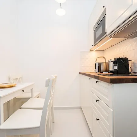 Ghetto - Gozsdu Court Szelenyi *