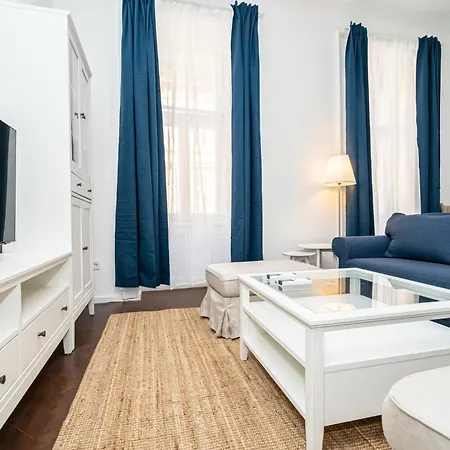 Ghetto - Gozsdu Court Szelenyi Apartmán *