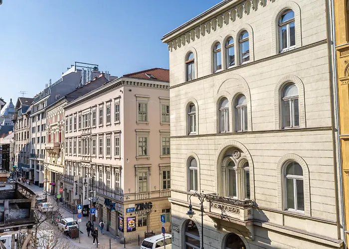 Szelenyi * Budapeste