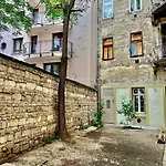 Szelenyi Daire